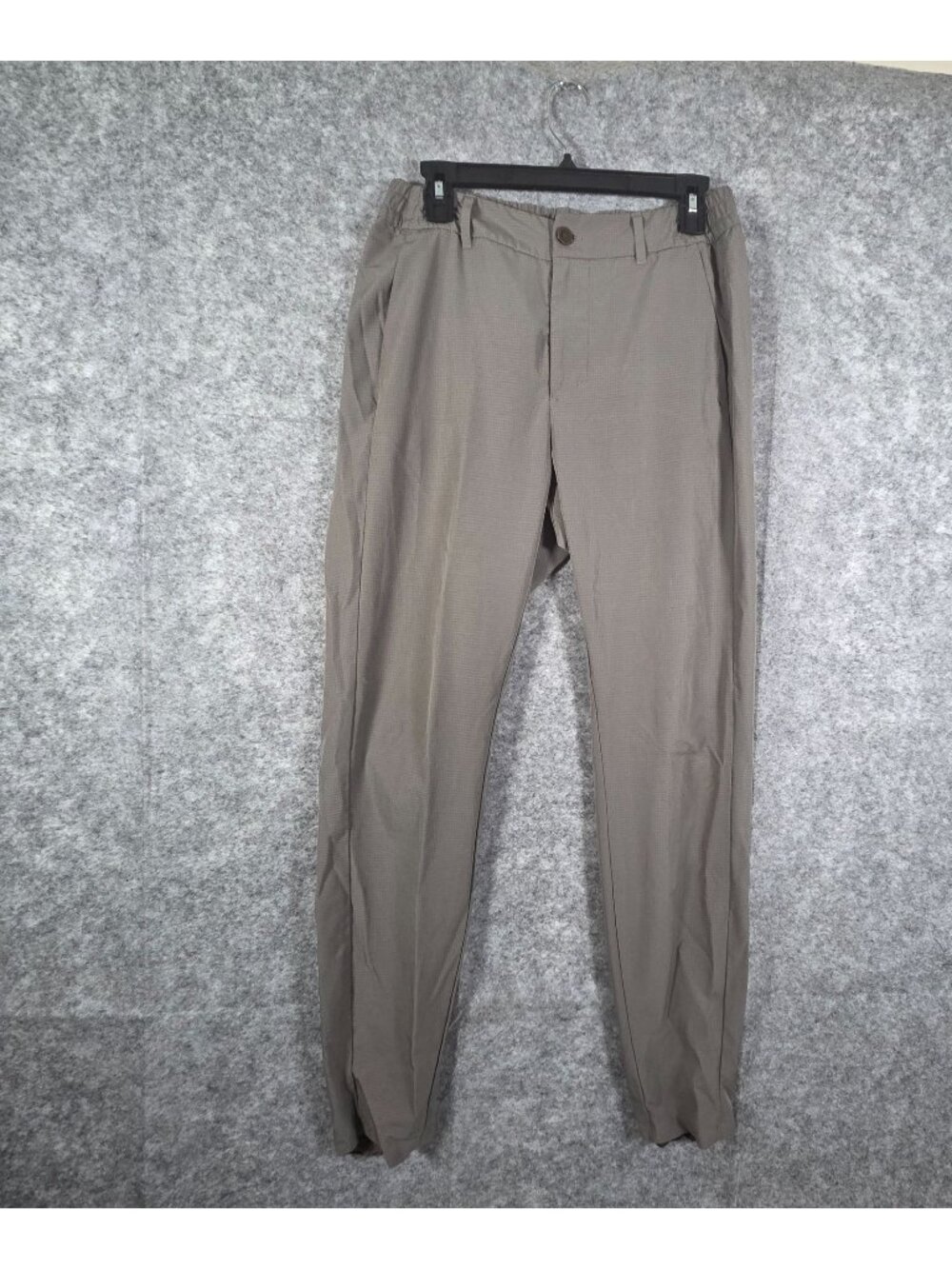 Zyia Active Men's Slim Leg Taupe Lightweight Pants Chino Stretch Pockets Size M